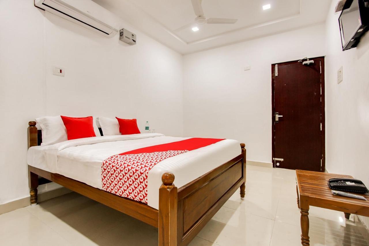 Oyo 69625 Mayuraa Residency Hotell Kumbakonam Exteriör bild