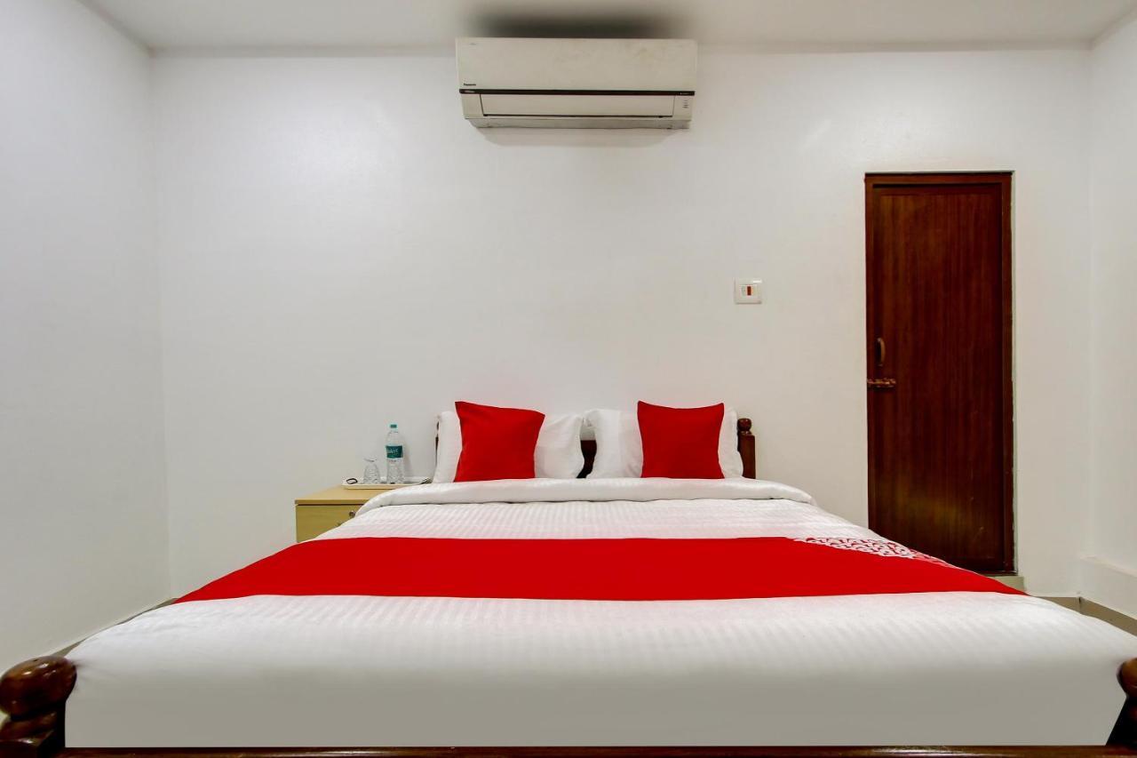 Oyo 69625 Mayuraa Residency Hotell Kumbakonam Exteriör bild